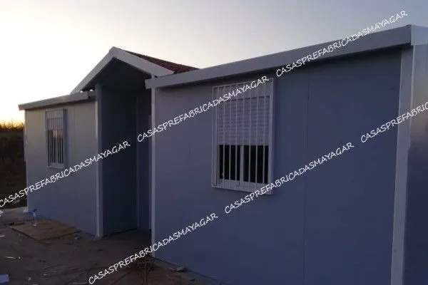 CASA SANDWICH MODELO TREBUJENA 216
