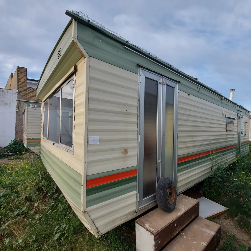 WILLERBY TRICOLOR (Nº7) 9×3 m2