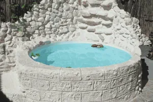 Piscina de poliéster modelo Tina